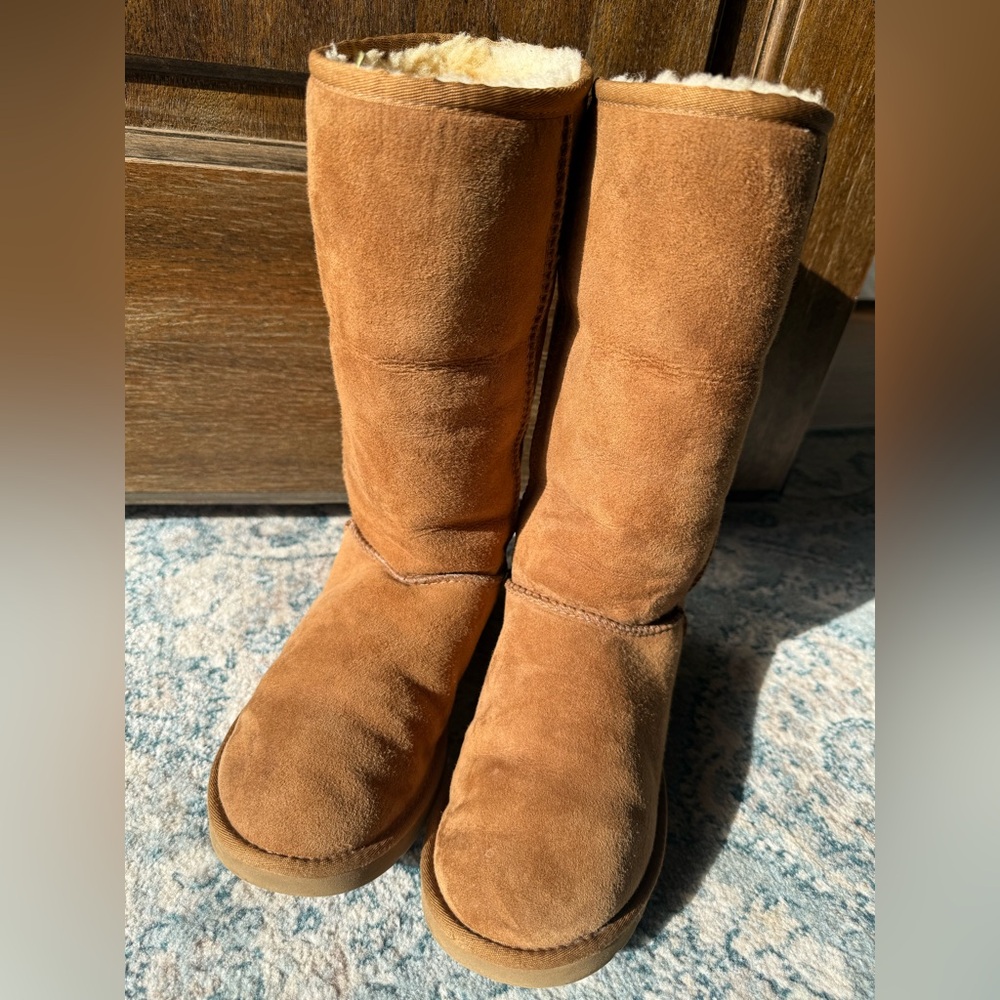 UGG Chesnut Tall Boots, Womens Size 7